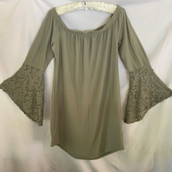 No Comment Plus Off The Shoulder Top - Picture 3 of 3